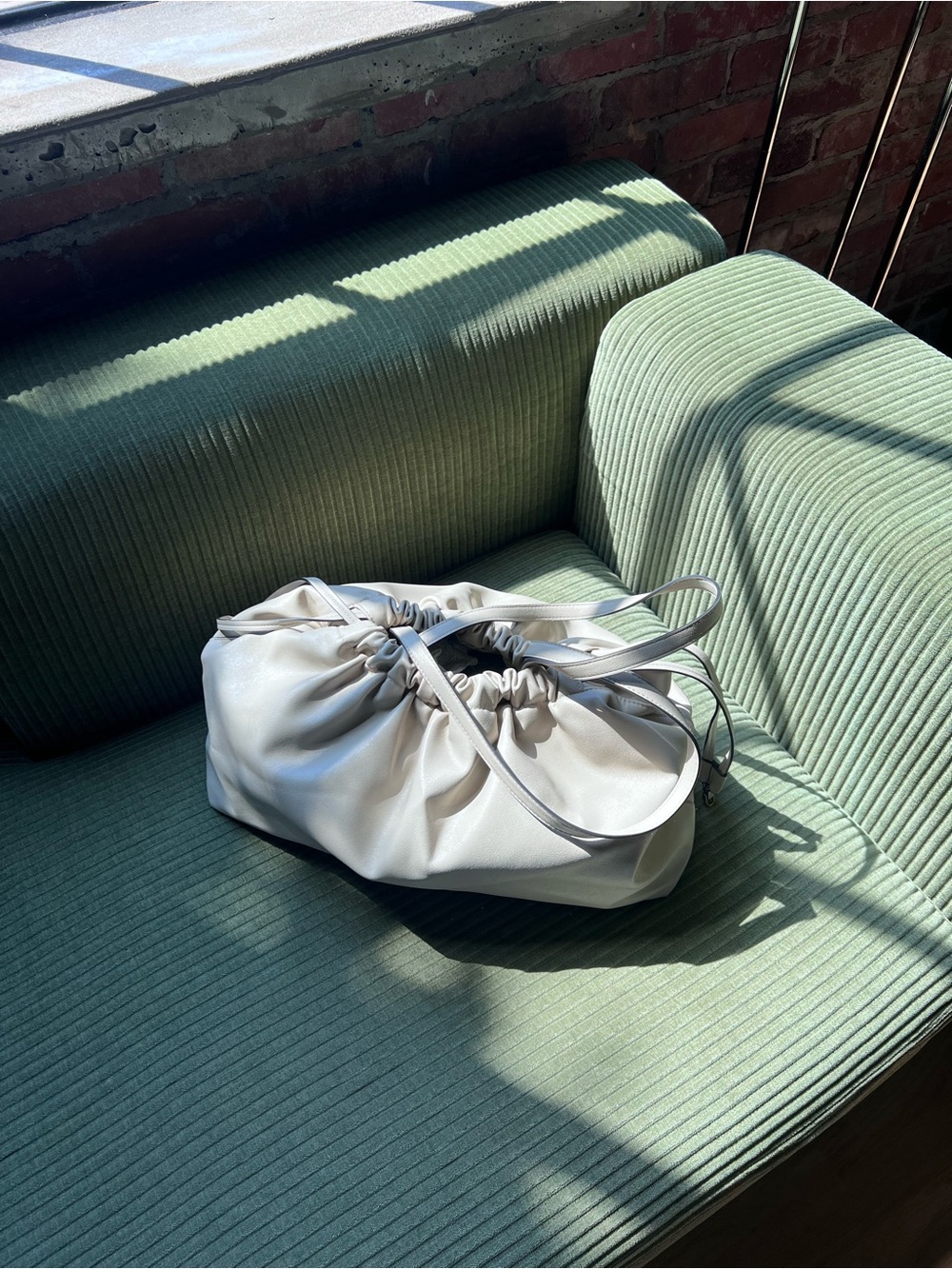 SCOOP Drawstring Shoulder Bag - Cream